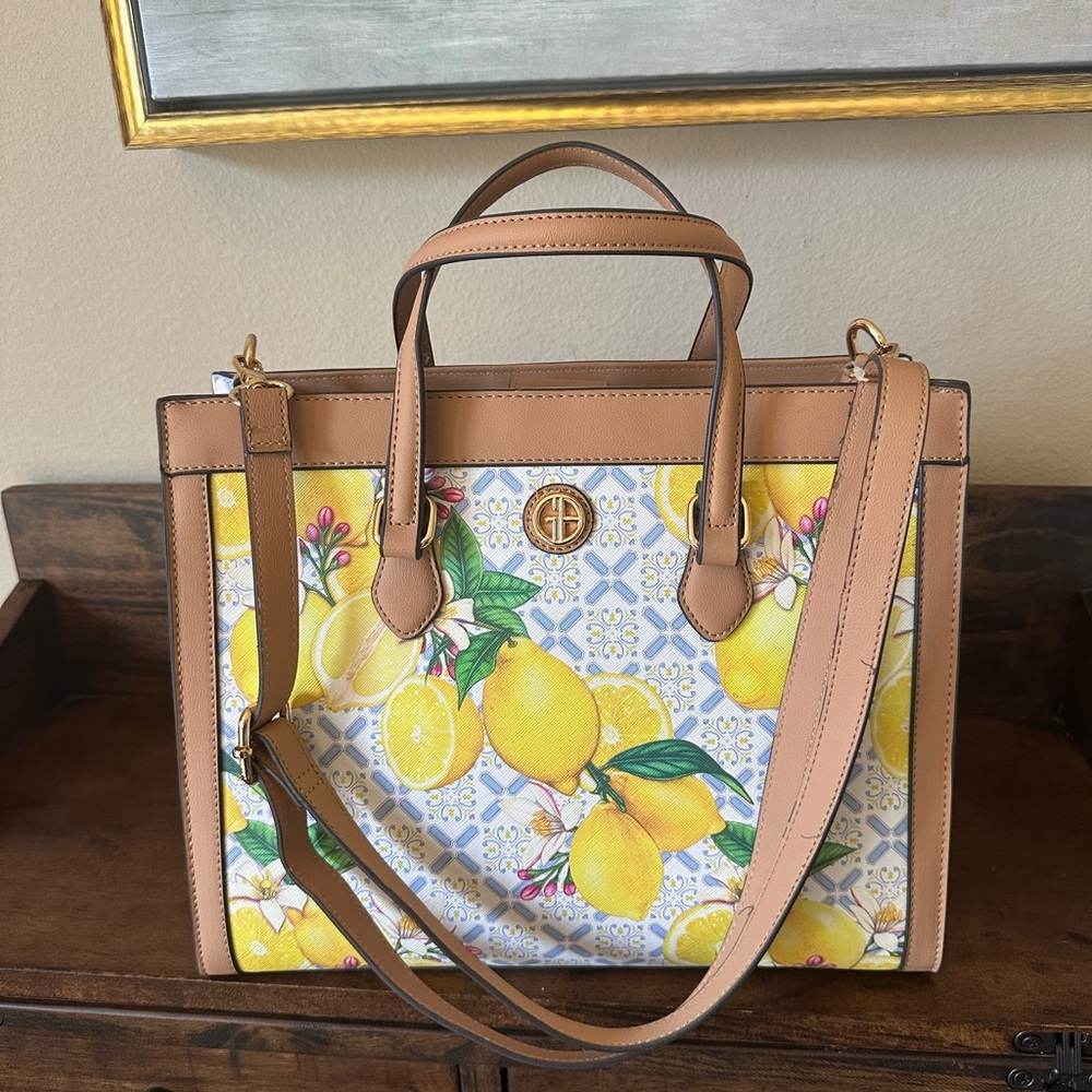 Giani Bernini $130 MSRP NWT Lemon Hand Bag Purse